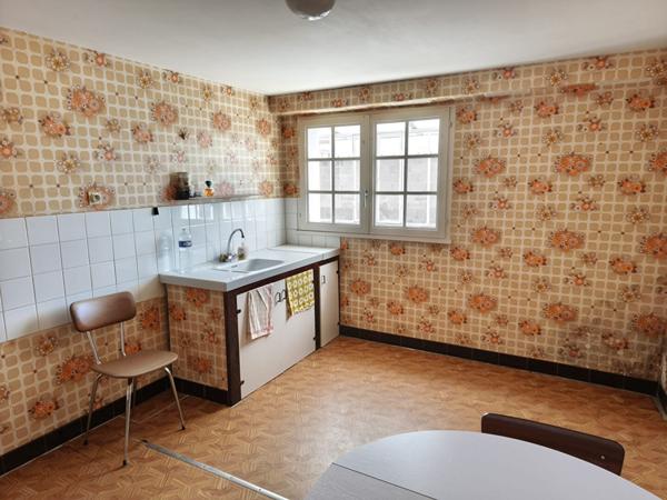 Maison spacieuse de 6 pièces à Bressuire - Confort et calme assurés !