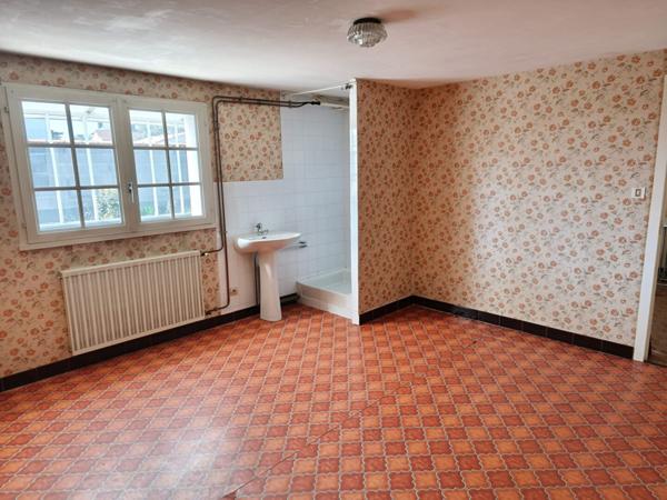 Maison spacieuse de 6 pièces à Bressuire - Confort et calme assurés !