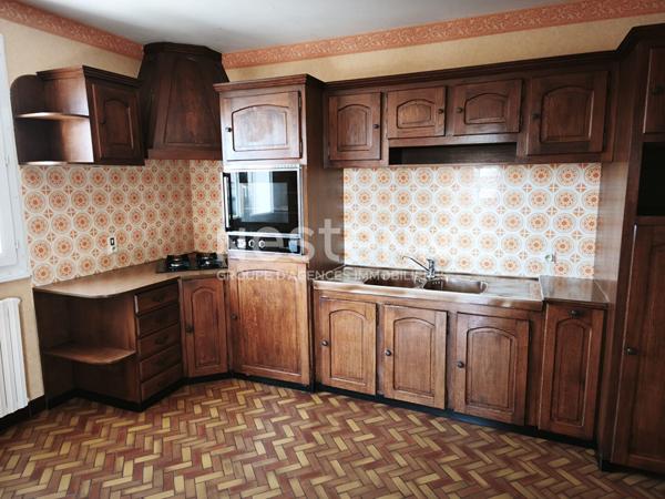 Maison spacieuse de 6 pièces à Bressuire - Confort et calme assurés !