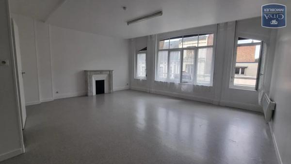 Appartement à louer 2 pièces 43.37m² Saint-Quentin (02100)