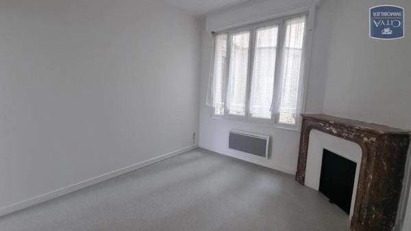 Appartement à louer 2 pièces 43.37m² Saint-Quentin (02100)