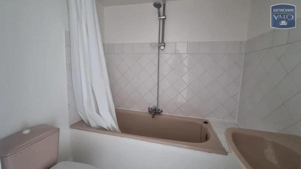 Appartement à louer 2 pièces 43.37m² Saint-Quentin (02100)