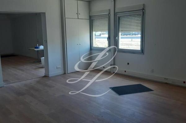 Location - LOCAL D'ACTIVITE 375 m 2