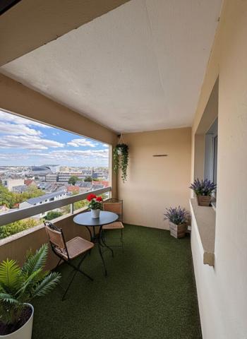 Appartement 2 pièces avec balcon, parking et cave