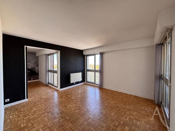 Appartement 2 pièces avec balcon, parking et cave