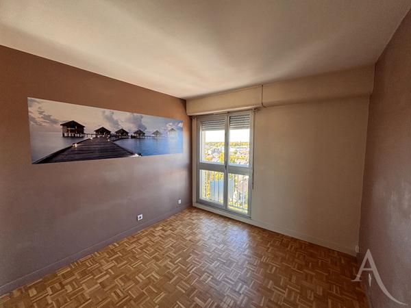 Appartement 2 pièces avec balcon, parking et cave