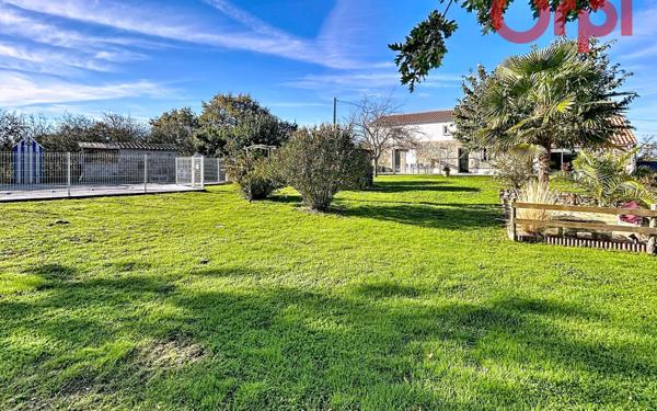 Maison à vendre    9 pièces •  Grosbreuil