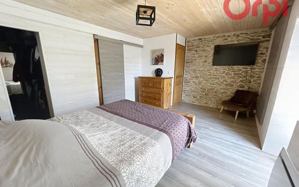 Maison à vendre    9 pièces •  Grosbreuil