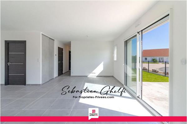 belle maison de plain-pied avec 3 chambres-cellier-garage