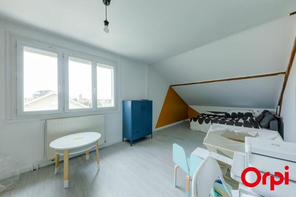Maison à vendre    7 pièces • 157,50 m2 Craponne