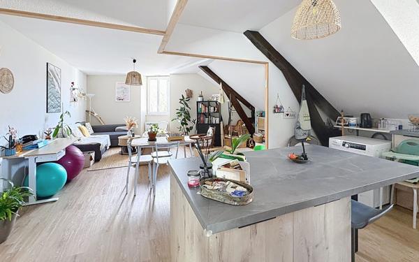 Appartement à vendre    4 pièces • 72,23 m2 Jurançon