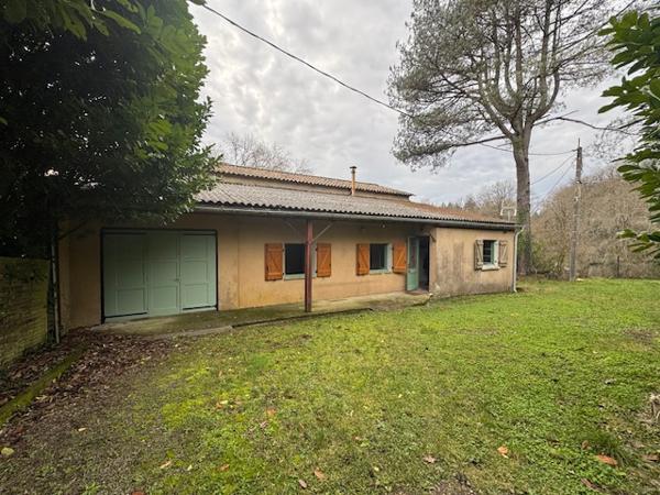 Beau corps de ferme comprenant 3 logements en pleine nature Saissac (11310)