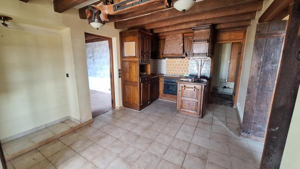 Longère de caractère, dépendances, terrain de 6 700 m²
