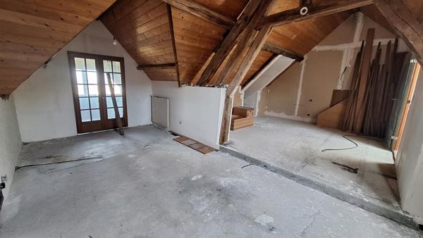 Longère de caractère, dépendances, terrain de 6 700 m²