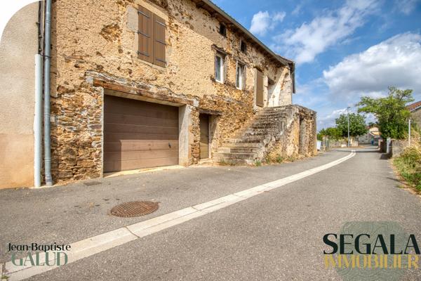 Maison à rénover – 250 m² au sol, cour et jardin constructible