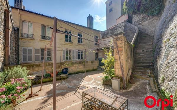 Appartement à vendre    4 pièces • 150,25 m2 Caluire-et-Cuire