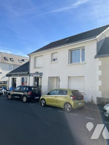 LA CHAPELLE-SUR-ERDRE. Plein centre dans petit immeuble. T2 de 61,70 m² au sol avec Parking. Libre