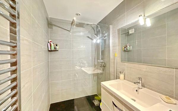 Appartement à vendre    1 pièce • 31,95 m2 Cannes