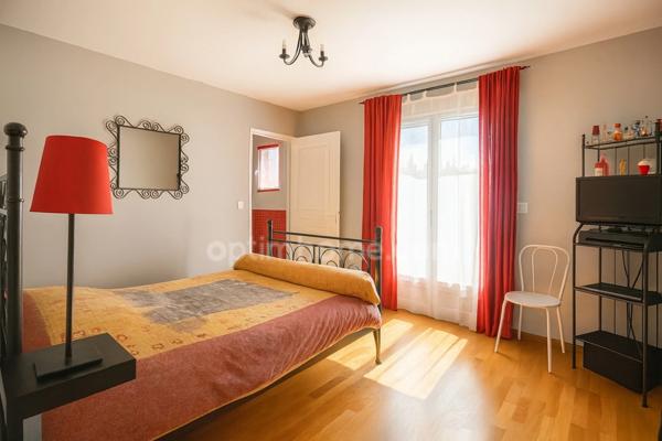 Maison familiale avec grand terrain, piscine et double garage – sur les hauteurs d’Auch