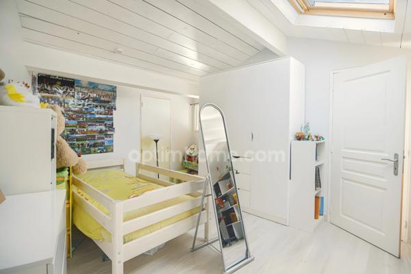 Maison familiale avec grand terrain, piscine et double garage – sur les hauteurs d’Auch