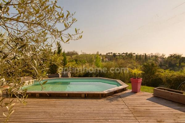 Maison familiale avec grand terrain, piscine et double garage – sur les hauteurs d’Auch