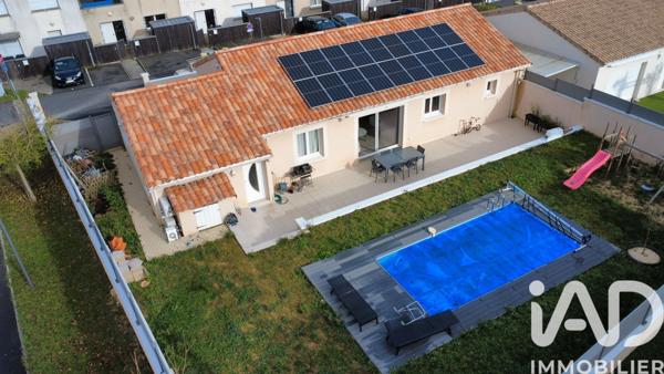 Location maison 6 pièces 137 m² Montamisé