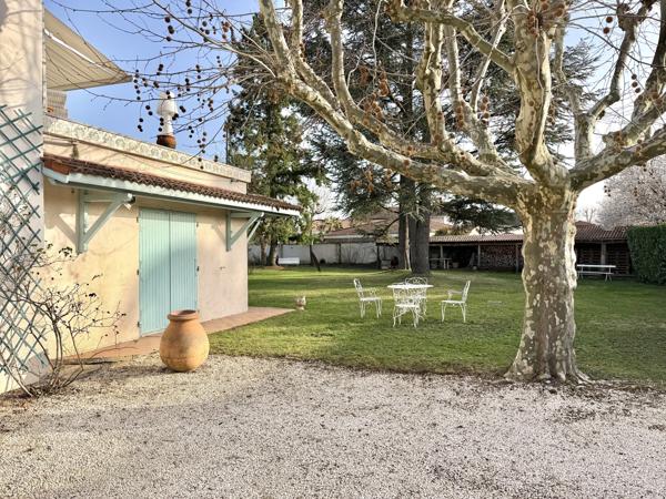 Maison 9 pièces - 320 m²