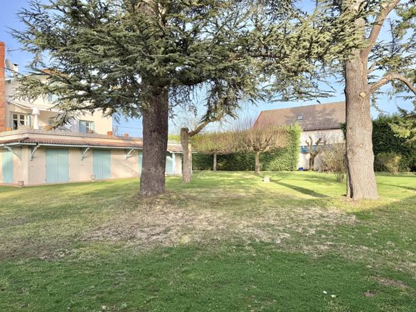 Maison 9 pièces - 320 m²