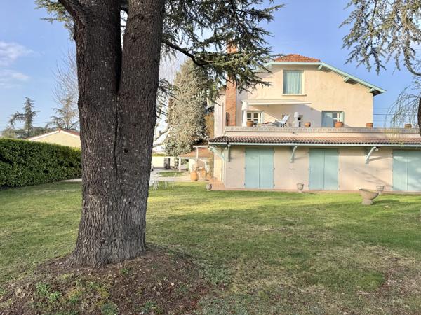 Maison 9 pièces - 320 m²