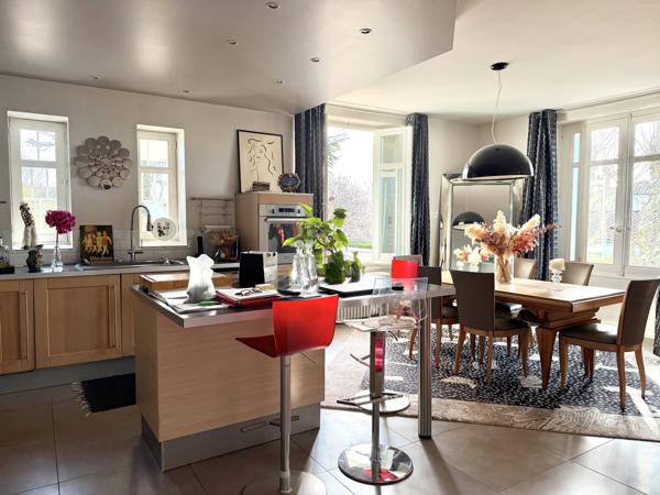 Maison 9 pièces - 320 m²