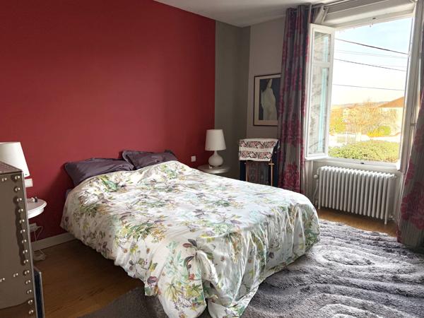 Maison 9 pièces - 320 m²