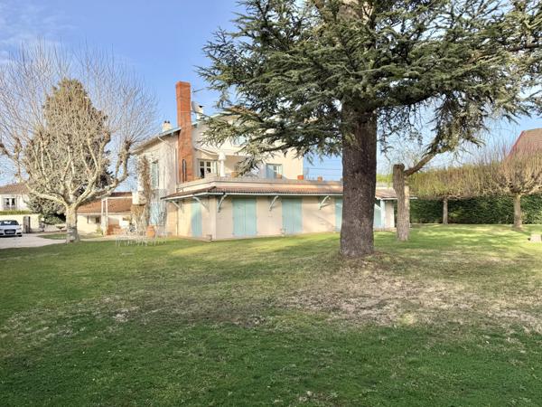 Maison 9 pièces - 320 m²