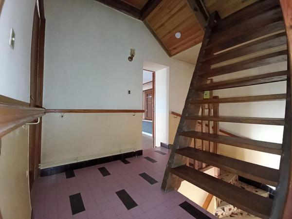 GRANDFONTAINE ? Magnifique Longère en pierre d'environ 210 m2 exploitables en plein coeur de village