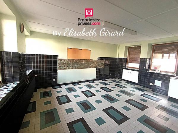 GRANDFONTAINE ? Magnifique Longère en pierre d'environ 210 m2 exploitables en plein coeur de village