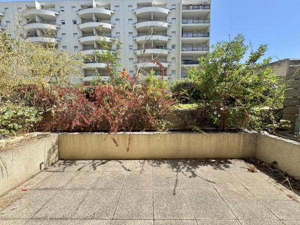 Marseille (13010) Superbe T3 avec grande terrasse et balcon