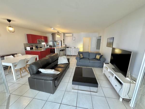 Marseille (13010) Superbe T3 avec grande terrasse et balcon