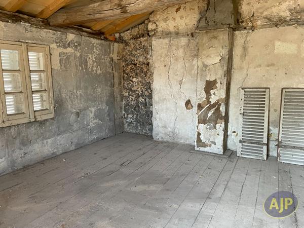 Immeuble à vendre Saintes : 125 m2 à 149 000€ - AJP Immobilier Saintes