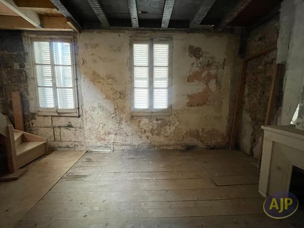 Immeuble à vendre Saintes : 125 m2 à 149 000€ - AJP Immobilier Saintes