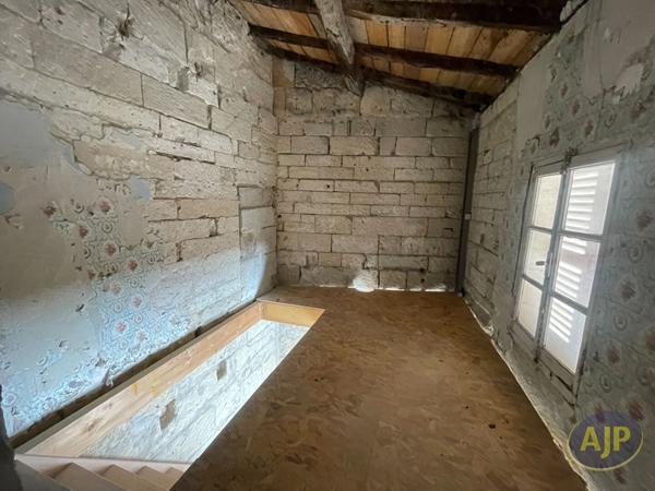 Immeuble à vendre Saintes : 125 m2 à 149 000€ - AJP Immobilier Saintes