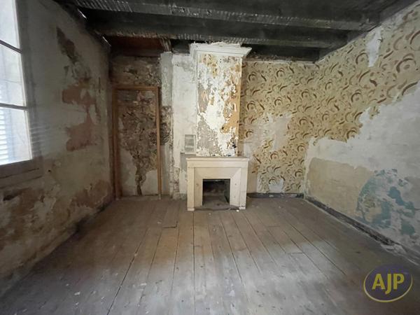 Immeuble à vendre Saintes : 125 m2 à 149 000€ - AJP Immobilier Saintes