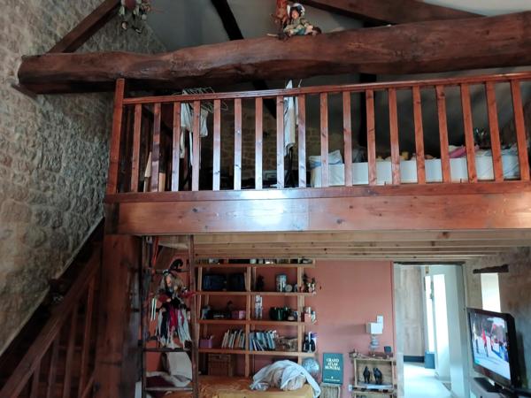 Maison 3 chambres, terrain dépendances et piscine