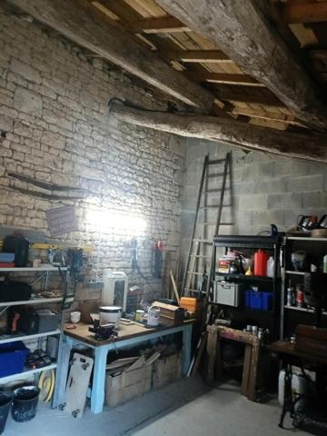 Maison 3 chambres, terrain dépendances et piscine