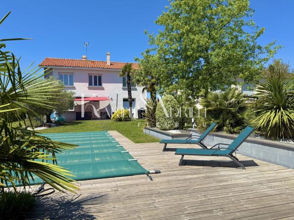 Maison 4 chambres, garage, jardin et piscine