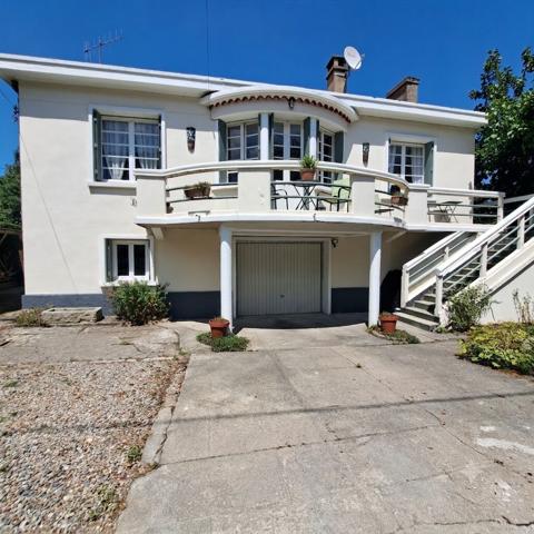 A VENDRE VILLENEUVE D'OLMES MAISON AVEC JARDIN (POSSIBILITE 2 APPARTEMENTS)