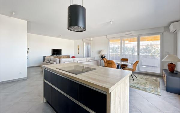 Appartement à vendre    3 pièces • 86,30 m2 Fréjus