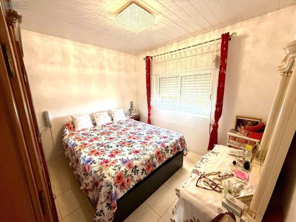 Maison à vendre à Saint-Paul à la Réunion (97460), ref : 97424/50   
FLEURIMONT