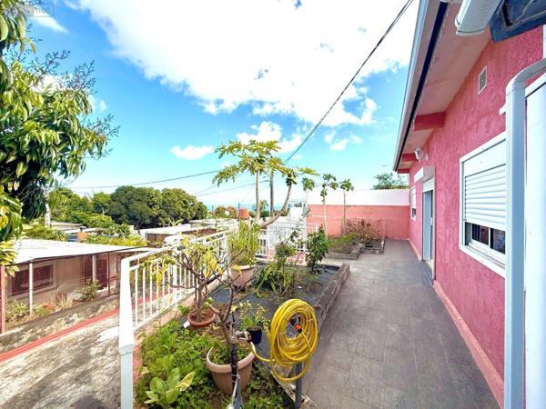 Maison à vendre à Saint-Paul à la Réunion (97460), ref : 97424/50   
FLEURIMONT