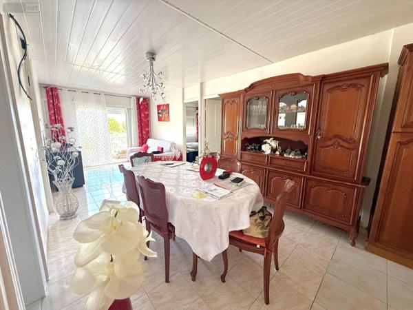 Maison à vendre à Saint-Paul à la Réunion (97460), ref : 97424/50   
FLEURIMONT