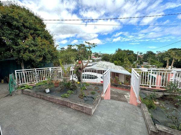 Maison à vendre à Saint-Paul à la Réunion (97460), ref : 97424/50   
FLEURIMONT
