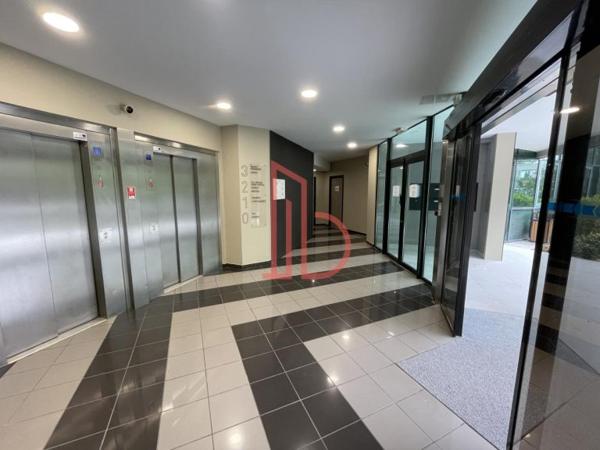 Bureau de 360 m² à louer à Bordeaux Lac - Bruges